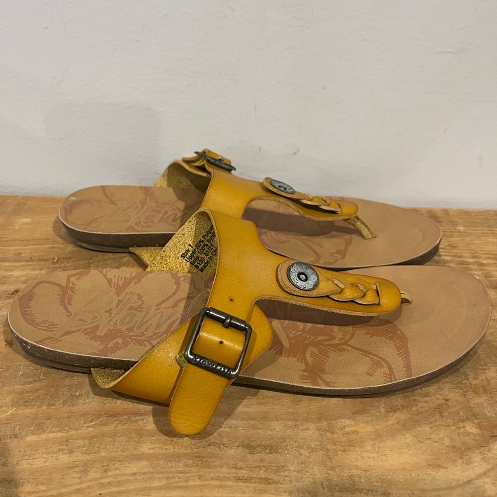 Blowfish Womens leather strap tan sandals‎ size 7 EUC